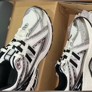 *BRAND NEW* NEW BALANCE 1906R Silver, White, and Black